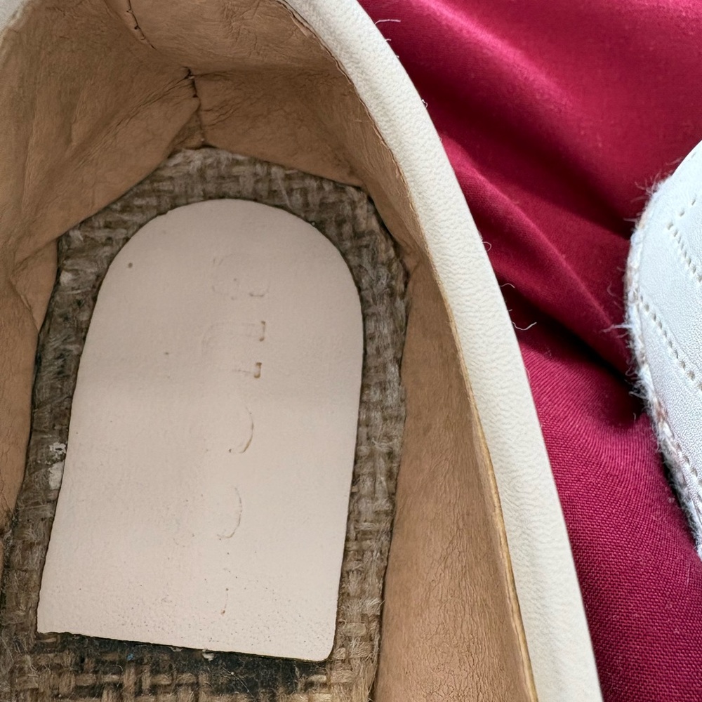 Gucci Cream Quilted Leather Espadrille Flats with Gold Double G - Picture 3 of 6